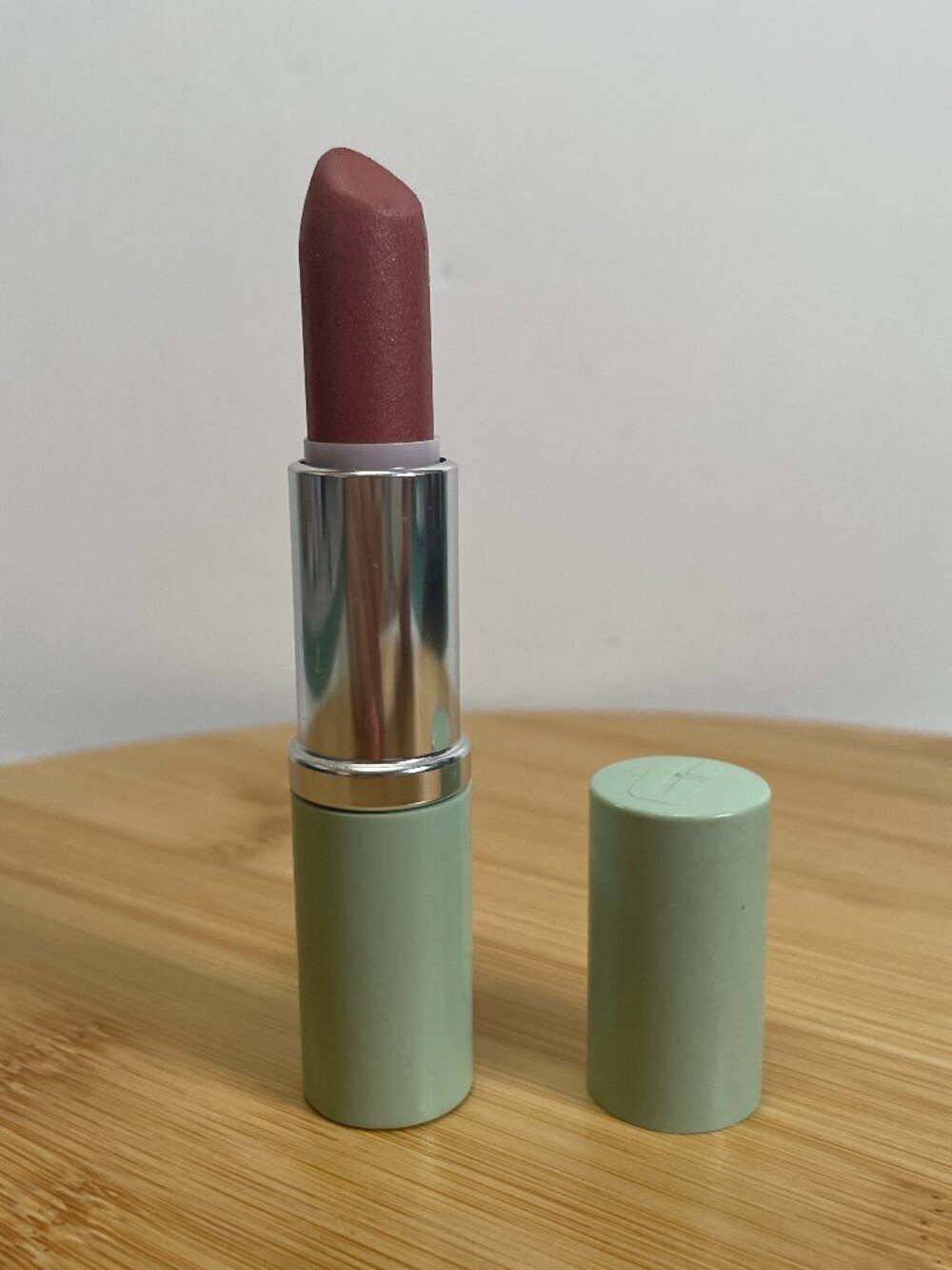 Clinique Moisture Surge SPF 15 Lipstick Fizzy 0.14 oz 4 g Made in USA